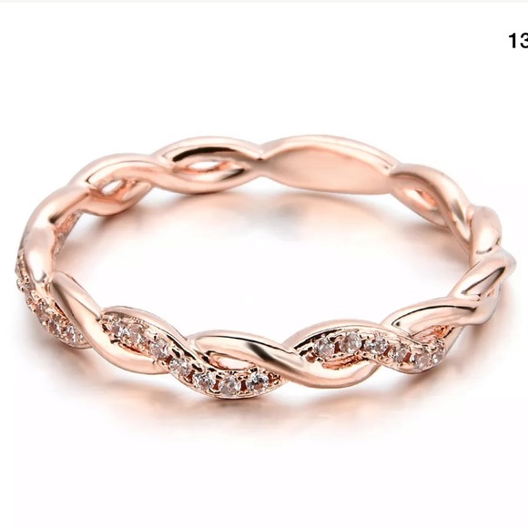 Jewelry - NWT • dainty twist ring Jewelry - NWT • dainty twist ring